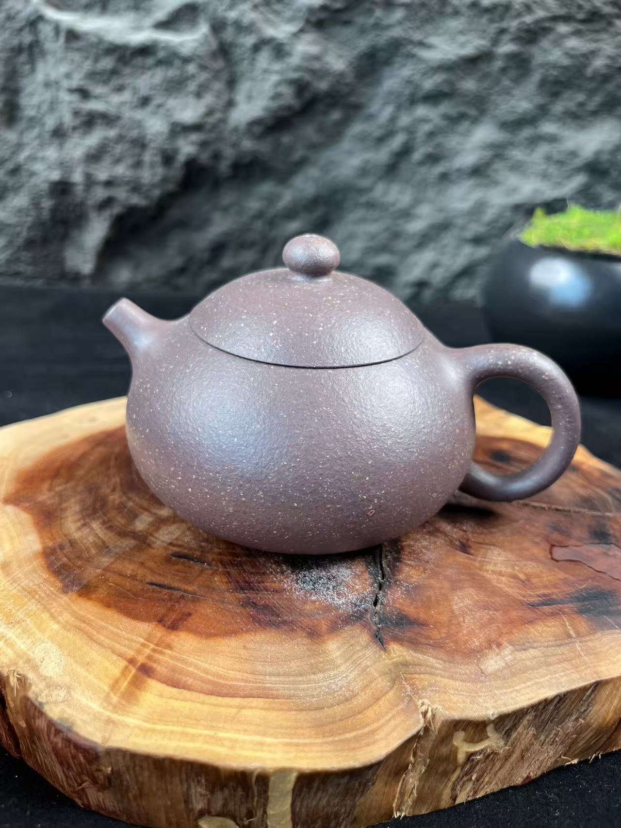 玉乳紫砂壶